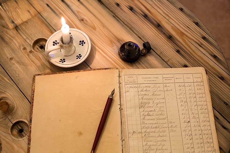 castellana-antico libro.jpg