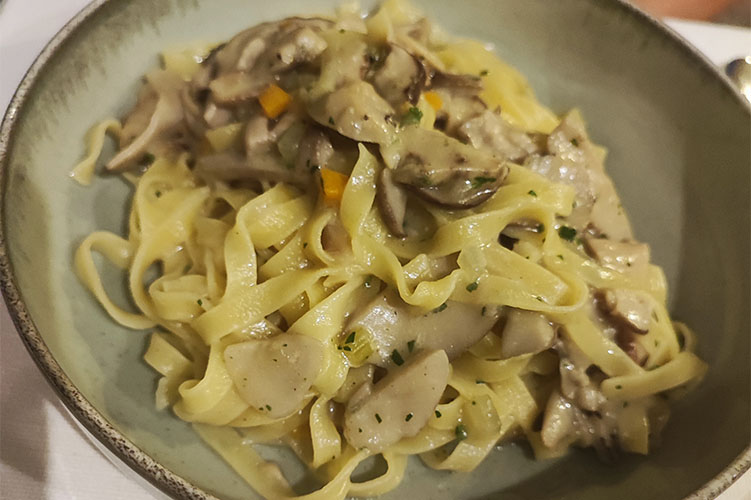 tagliatelle funghi.jpg