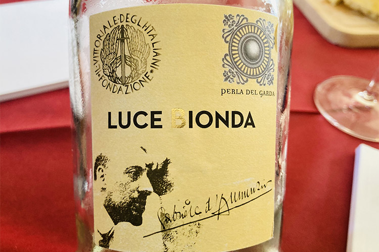 luce bionda.jpg