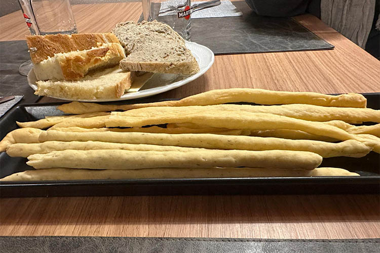 pane e grissini.jpg
