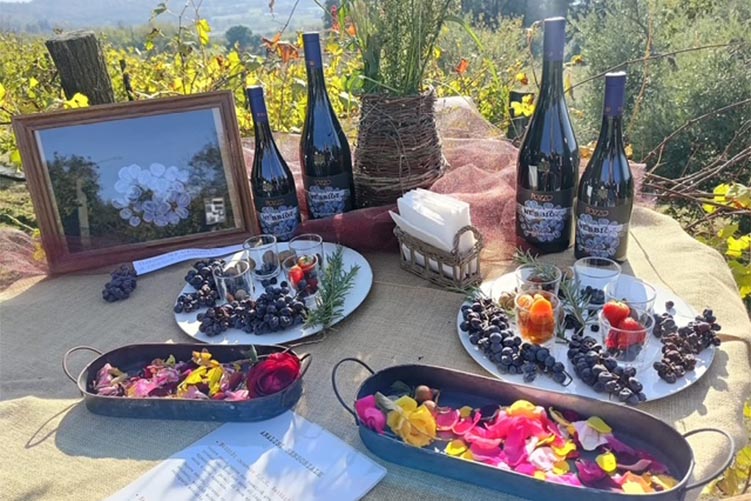 tavolo-fiori e uva.jpg