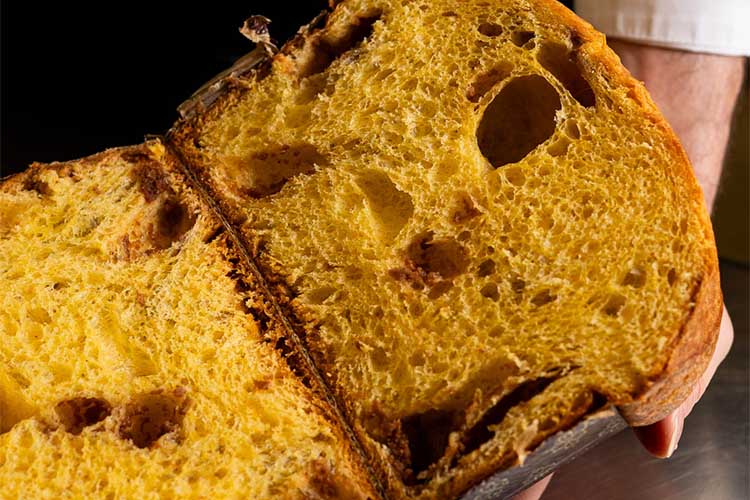 Panettone - Yuzu e nocciola_Ph Chiara Schiaratura copia.jpg