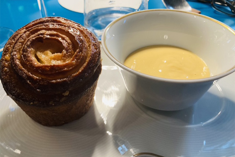 torta di rose con zabaione .jpg