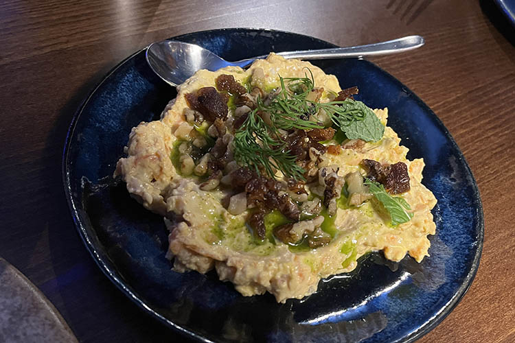 Carote con yoghurt e noci copia.jpg