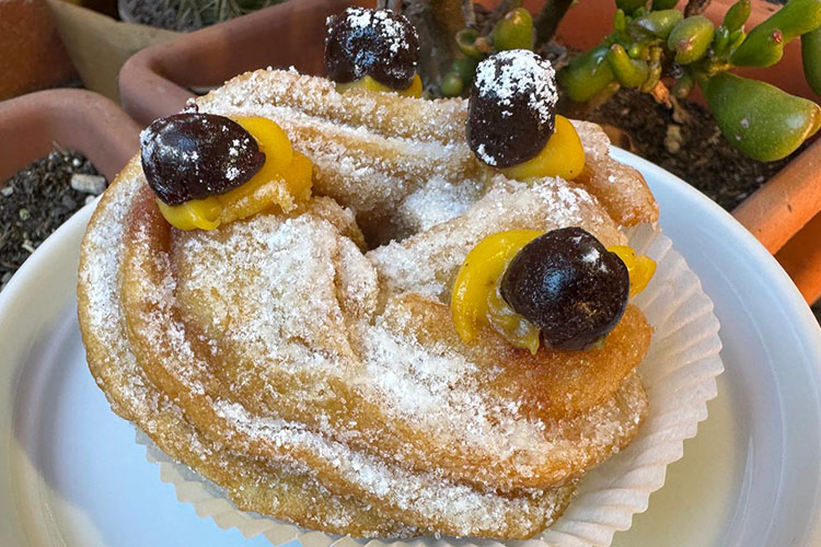 zeppola primo piano.jpg