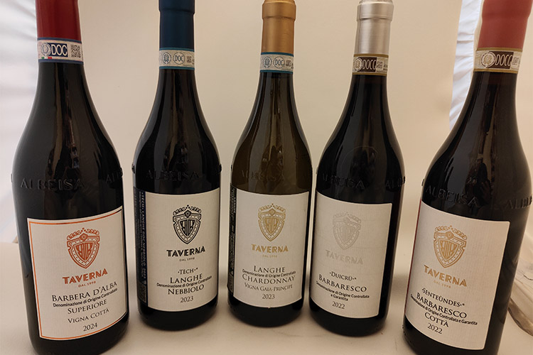 taverna tutti copia.jpg