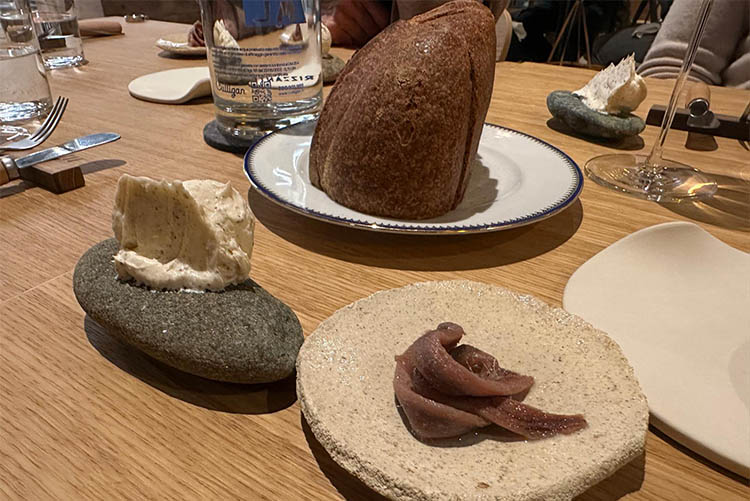 pane burro acciughe.jpg