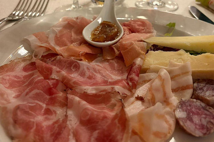 salumi e formaggi.jpg