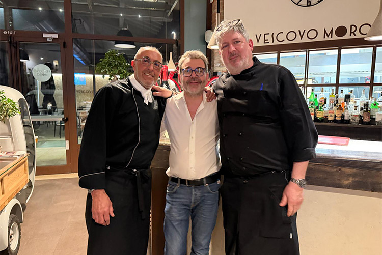 vescovo moro-titolari.jpg