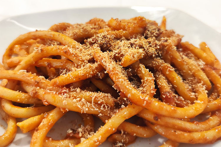 Maccheroni al sugo di suino nero dei Nebrodi  copia.jpg