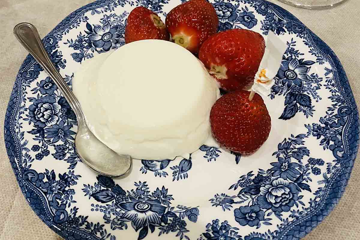 pana cotta e fragole.jpg