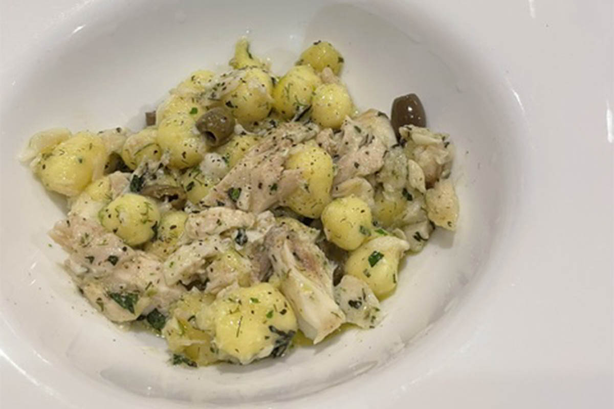 gnocchetti di patate con ricciola di Imperia, olive taggiasche ed erbette.jpg