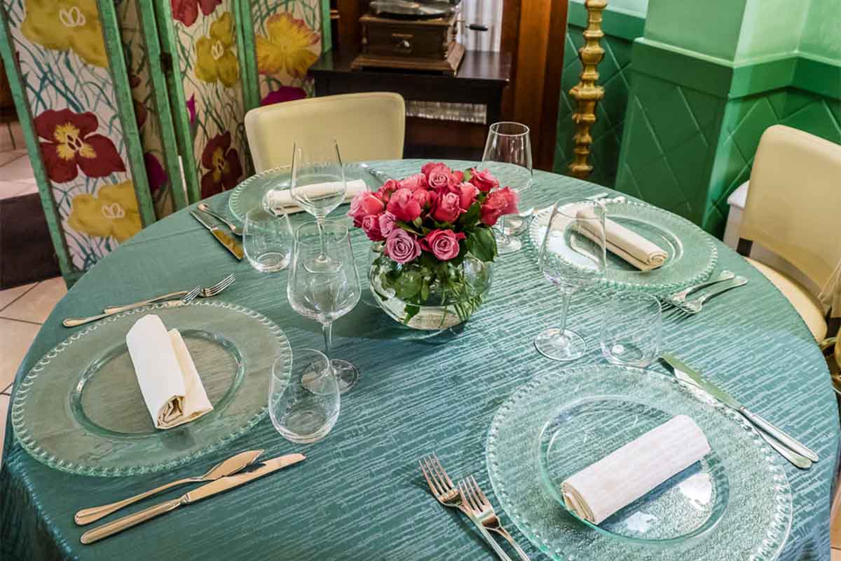 pani-e-pesci-tavolo.jpg