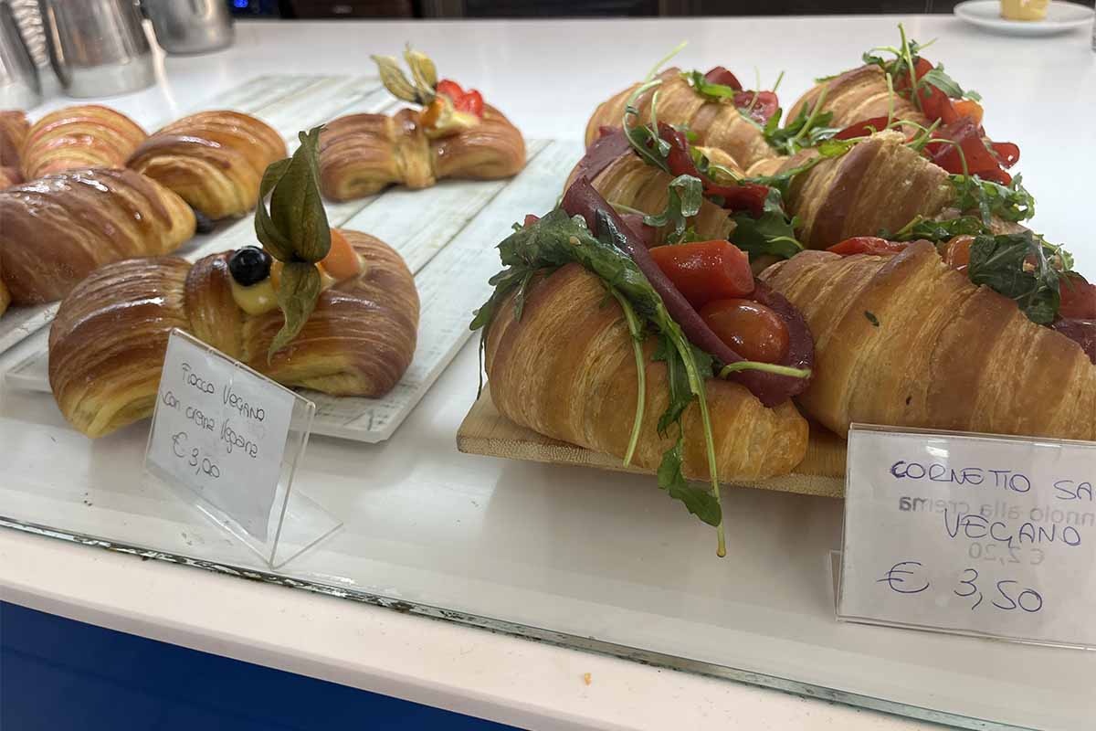cornetti salati vegani.jpg