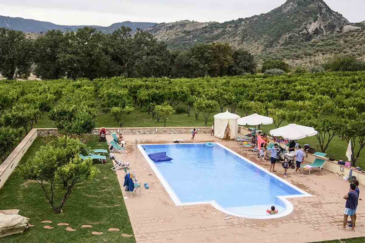 barone macri-piscina.jpg