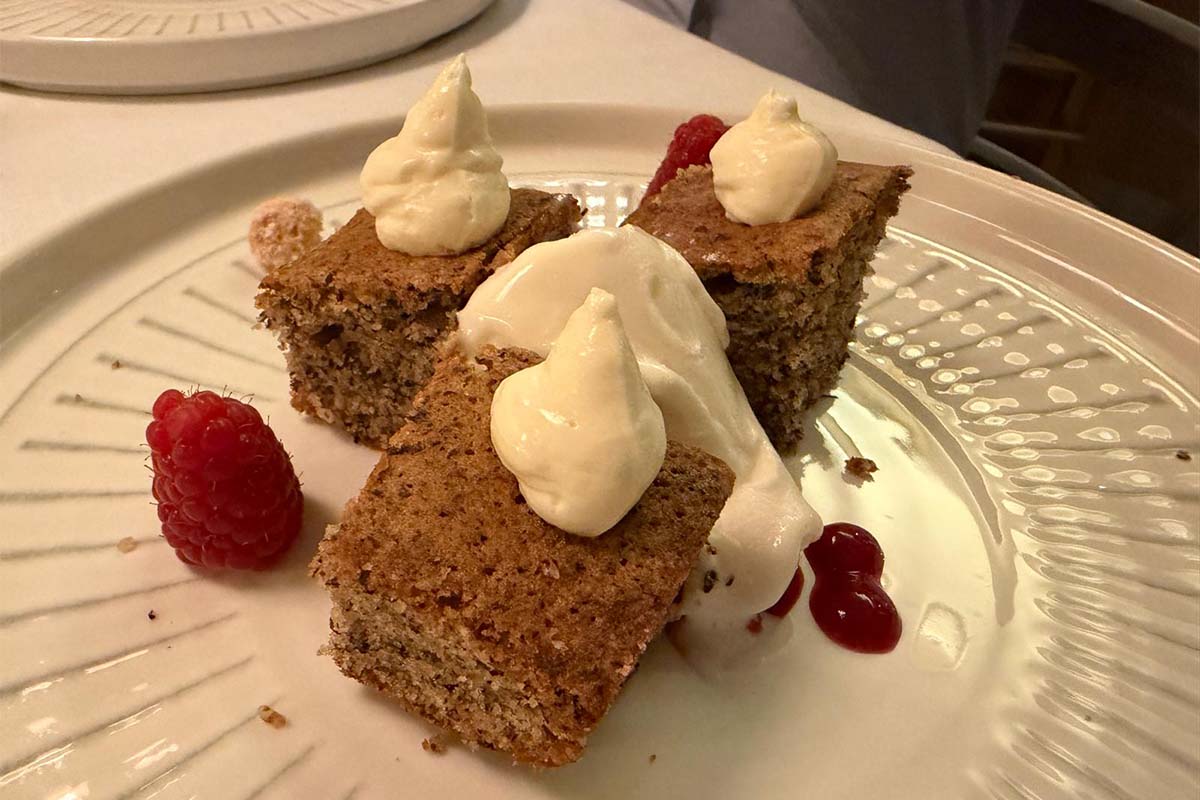 torta con pino mugo.jpg