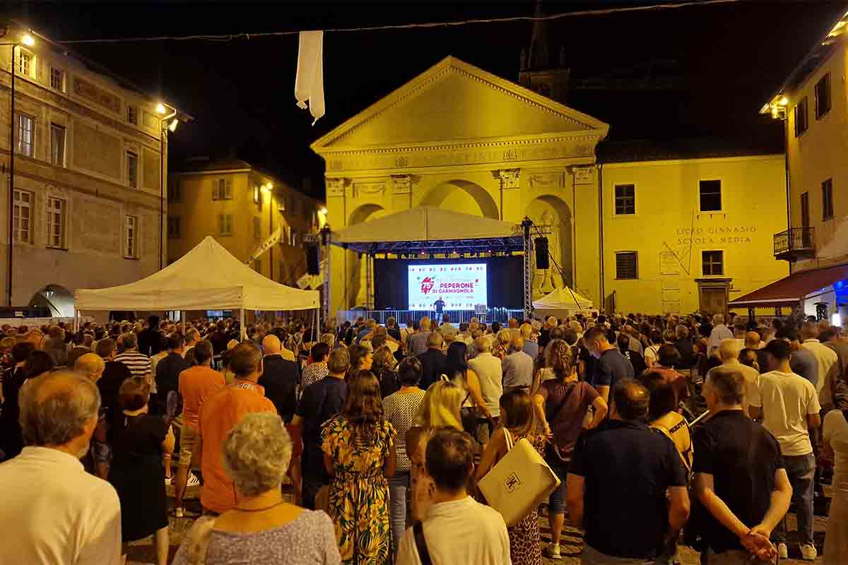 Piazza-SAgostino-75-Fiera-Carmagnola-1 copia.jpg
