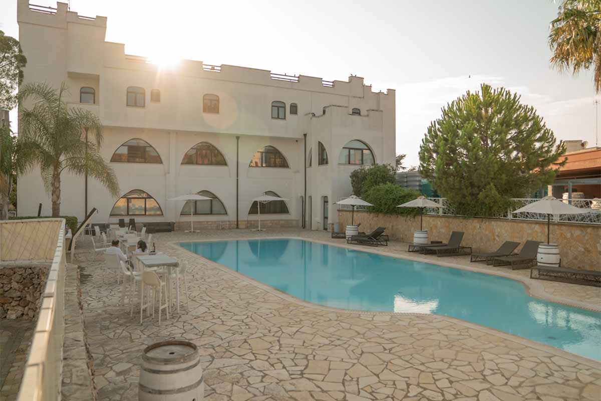 de castris-hotel piscina.jpg