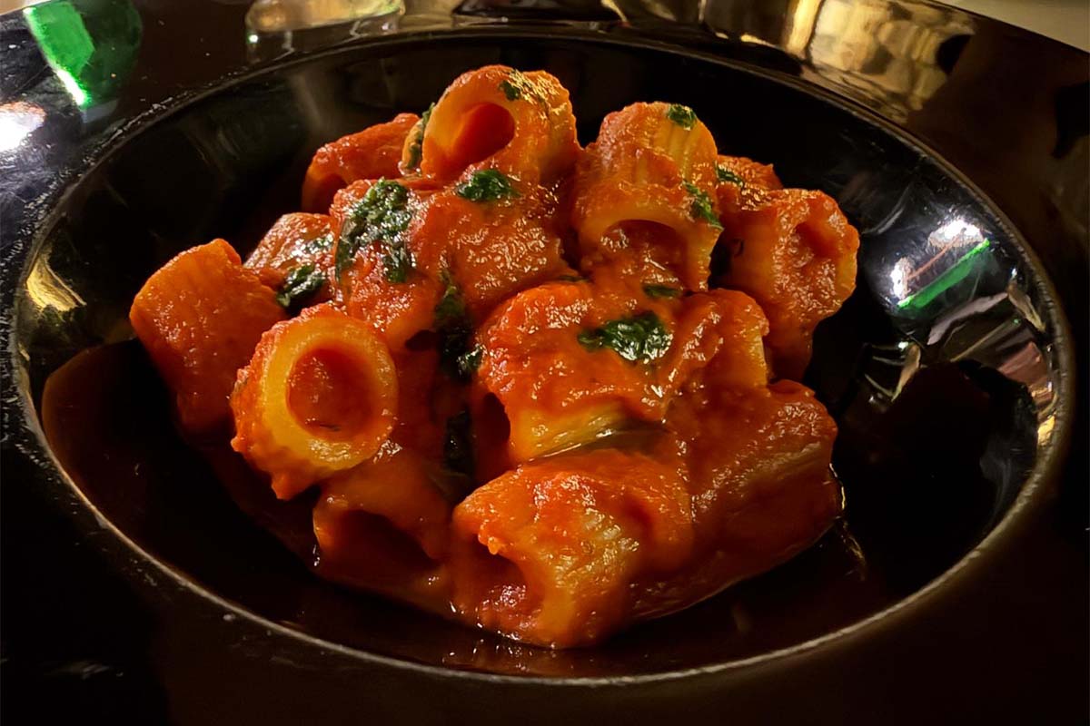 mezze maniche metodo massi, 5 pomodori a lenta cottura e basilico al limone copia.jpg