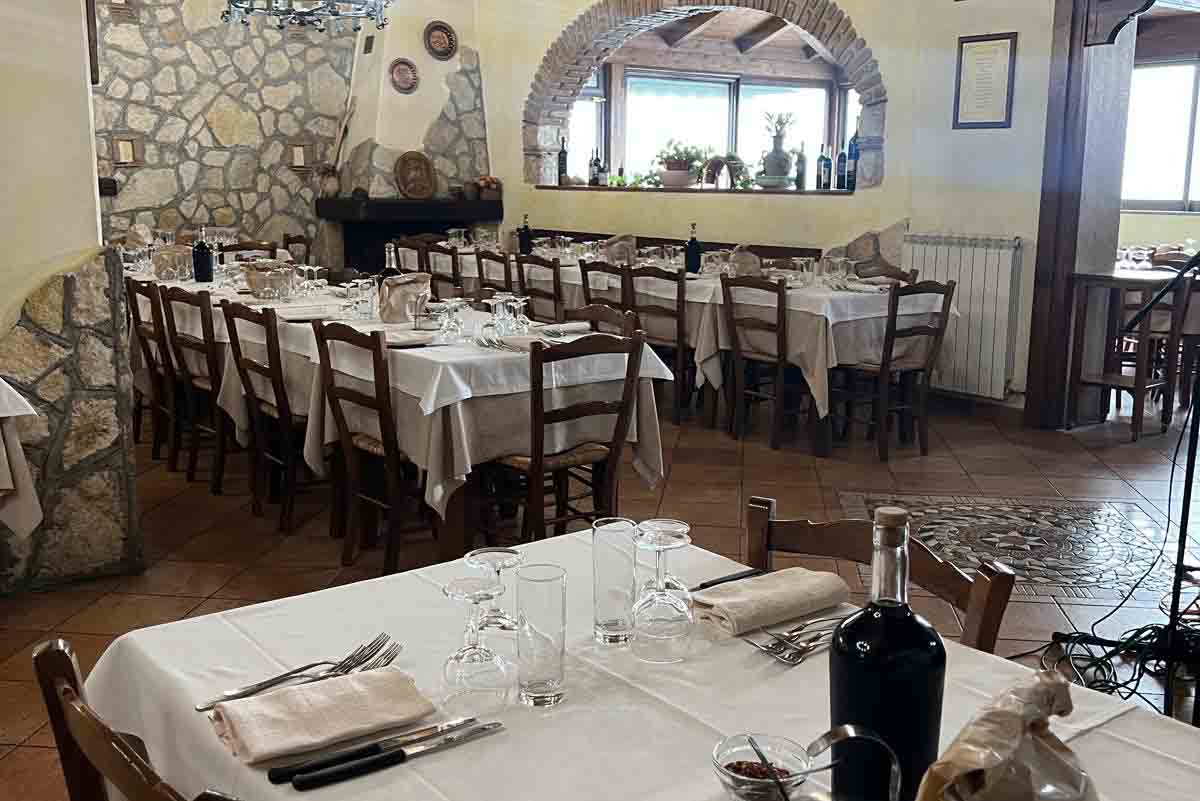 sala ristorante bella.jpg