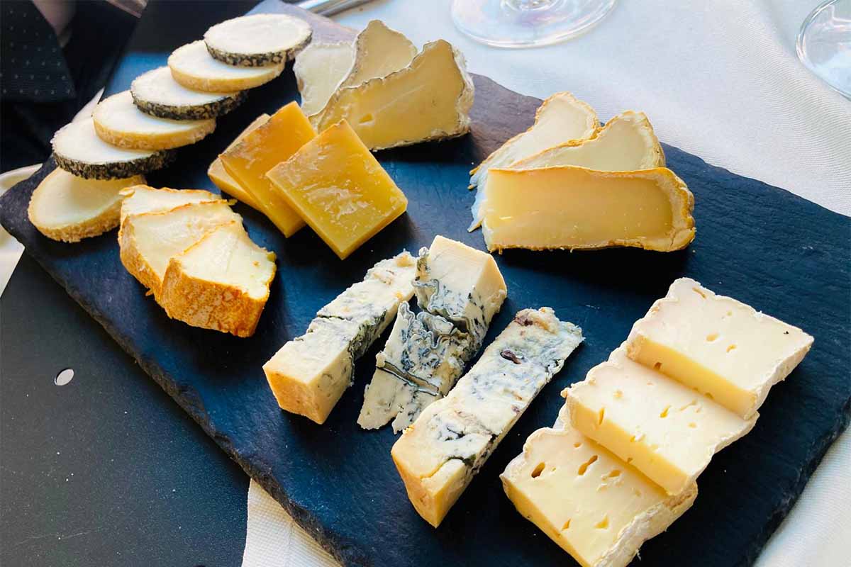 bottega risorgimento-formaggi.jpg