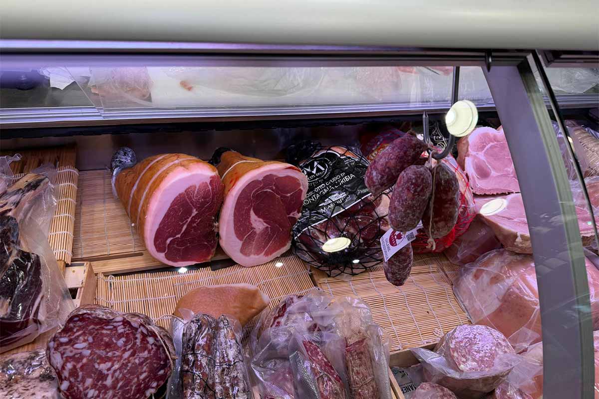 prosciutto crudo di montagna.jpg